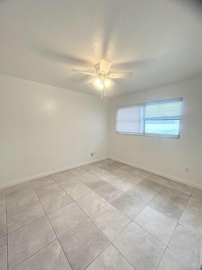 Foto del edificio - 4 Bedroom Cape Coral