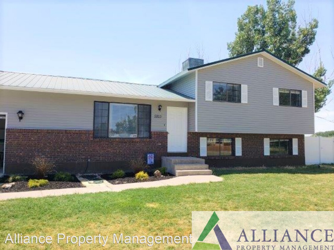 Primary Photo - 4 br, 2 bath House - 5205 W 4250 S