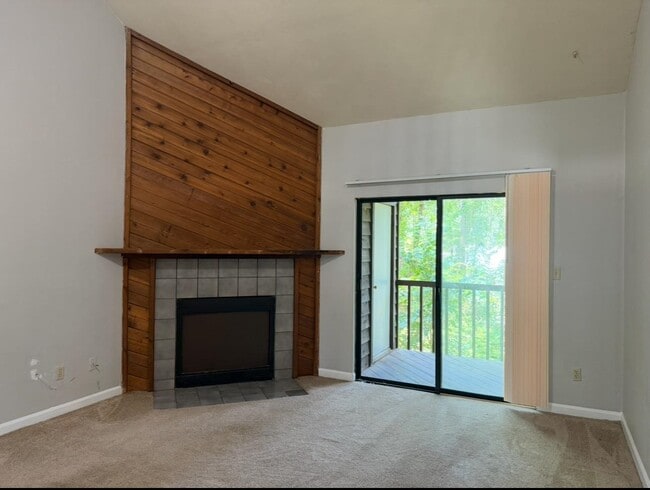 Building Photo - 2928 Woodrich Dr