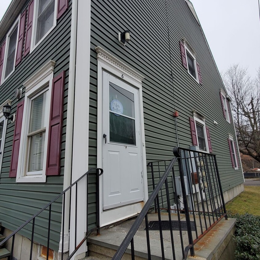 Primary Photo - 2-Bedroom at 72 Chesnut St., Norwalk, CT