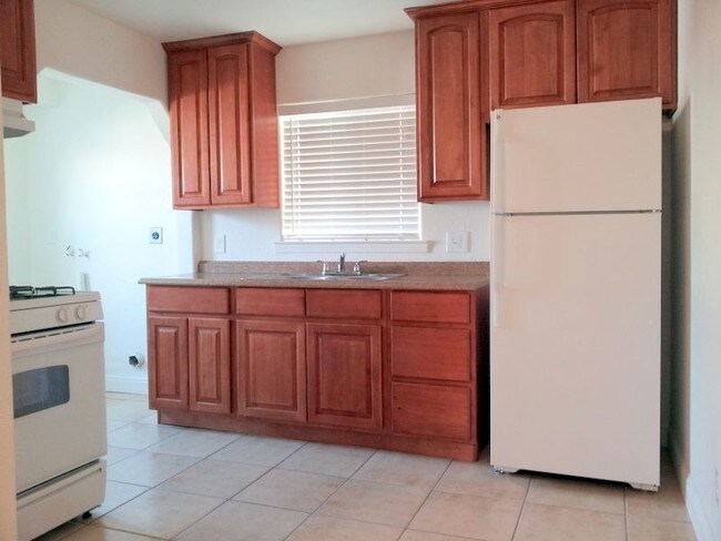 Building Photo - 2725 Alcala St