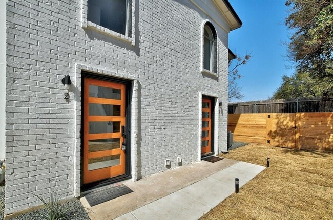 Building Photo - 1206 Hollow Creek Dr