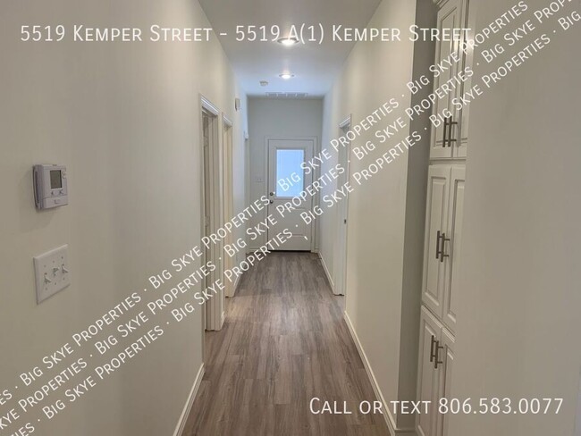 Foto del edificio - 5519 Kemper St