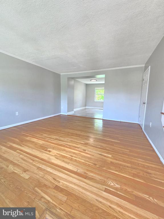 Building Photo - 712 Mansfield Rd