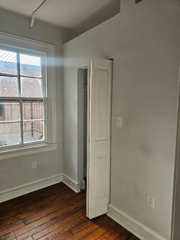 Foto del edificio - 2116 N Charles St