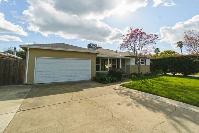 Foto del edificio - 3108 Pennland Dr