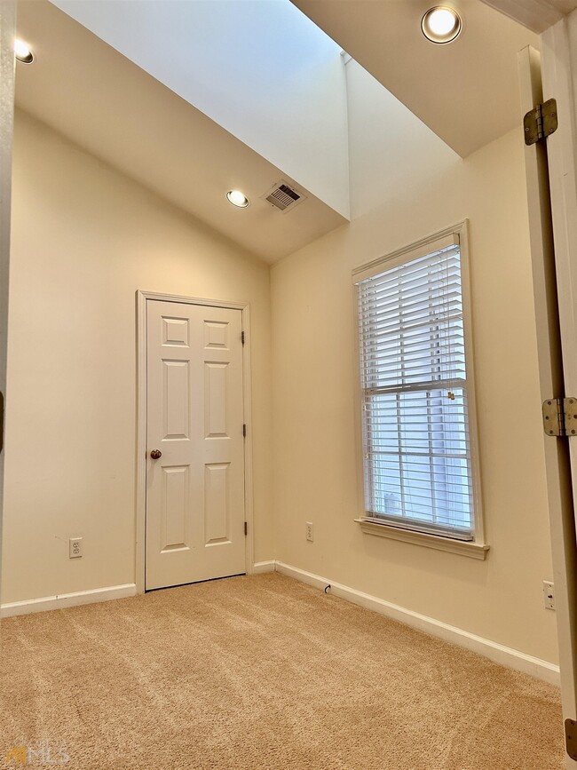 Building Photo - 8595 River Walk Landing