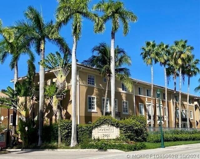 Foto del edificio - 2841 NE 185th St
