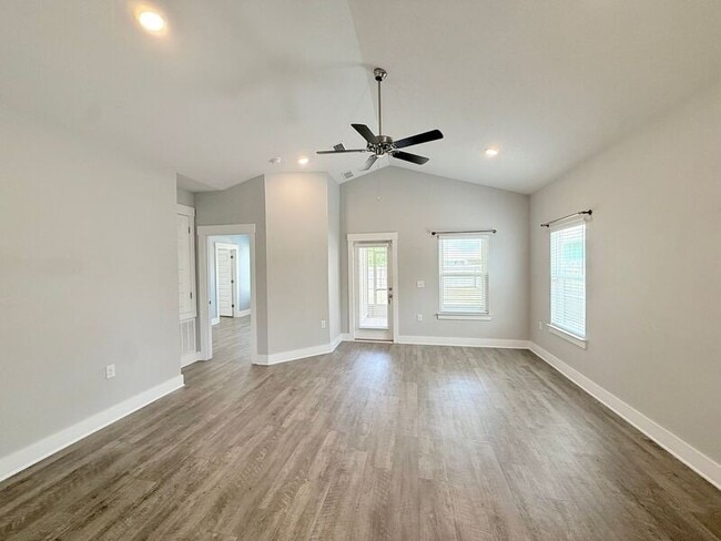 Building Photo - 5849 Danbury Blvd