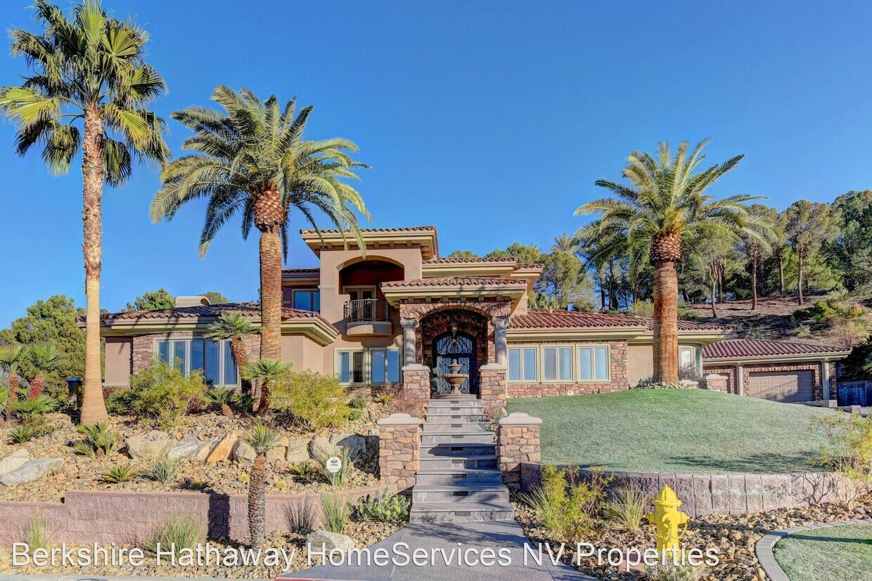 4 br, 6 bath House 4 Costa Del Sol Court House for Rent in