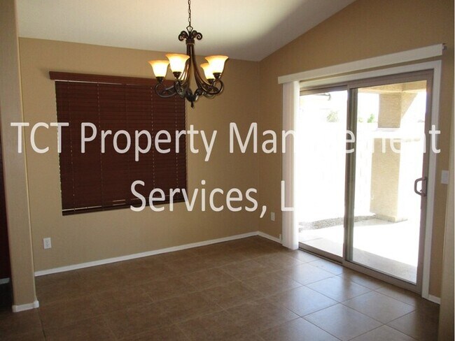 Foto del edificio - Beautiful Home in Shamrock Estates!
