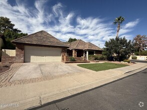 Building Photo - 2344 S Los Altos