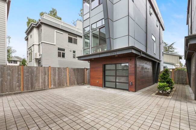 Foto del edificio - 3Bd/3Ba Seattle Townhome