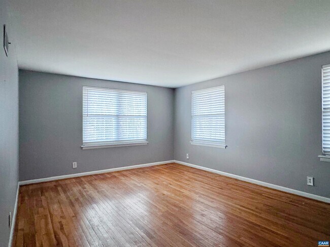 Foto del edificio - 2434 Arlington Blvd