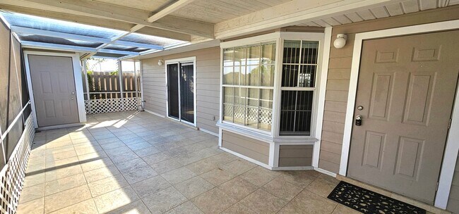 Foto del edificio - Cocoa North Patio Home Including Internet and Basic Cable-3 Bedroom with Community Pool