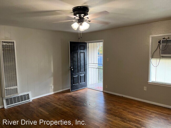 Foto del edificio - 2 br, 1 bath House - 1749 Cypress Way