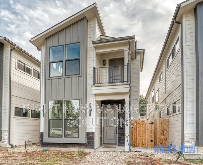 Building Photo - 2104 N 35th St