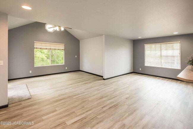 Building Photo - 1809 Devonshire Cir