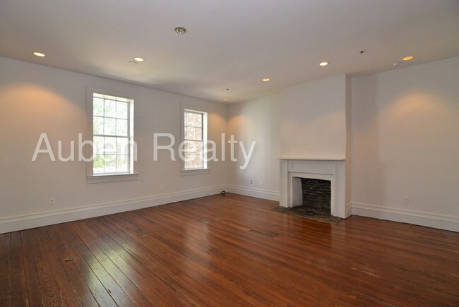 Foto del edificio - Large 1 BR Broad Street Apartment For Lease