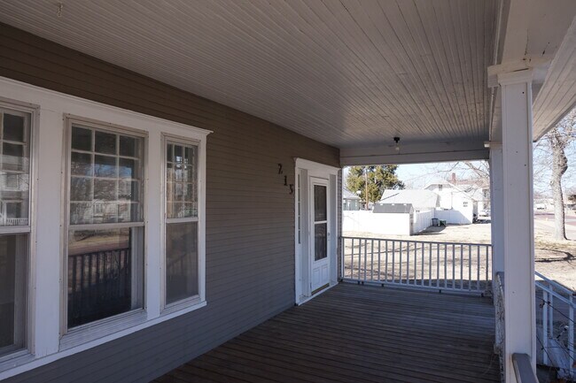 Building Photo - 215 N 12th St
