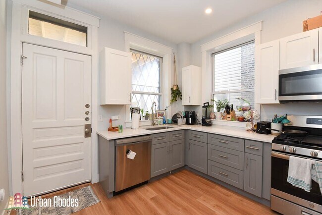 Foto del edificio - 870 W Buckingham Pl