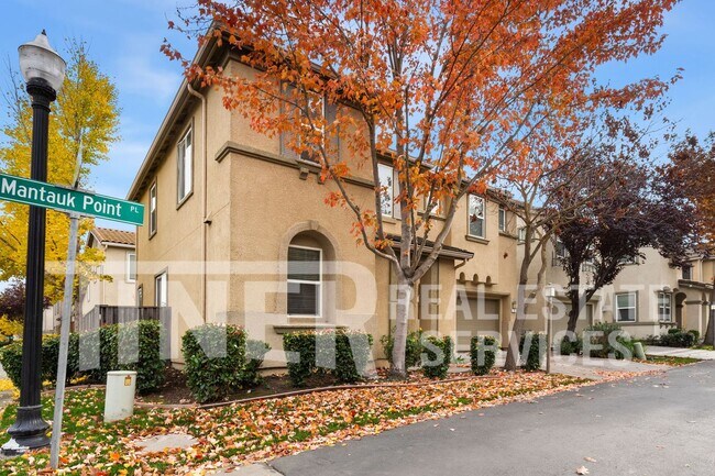 Building Photo - 5 Mantauk Point Pl