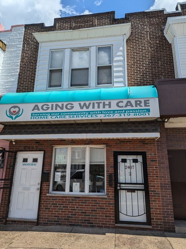 Primary Photo - Renovated Top Floor Unit - Port Richmond