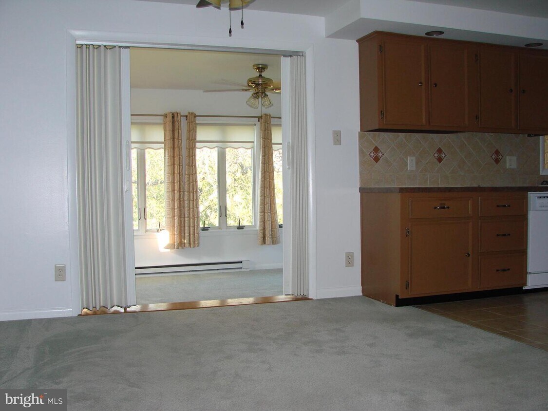 Primary Photo - 1167 Redwood Dr