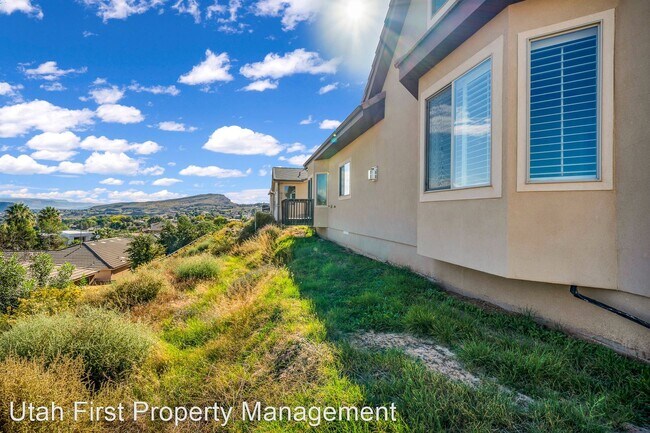 Foto del edificio - 5 br, 3 bath House - 744 W Obsidian Circle