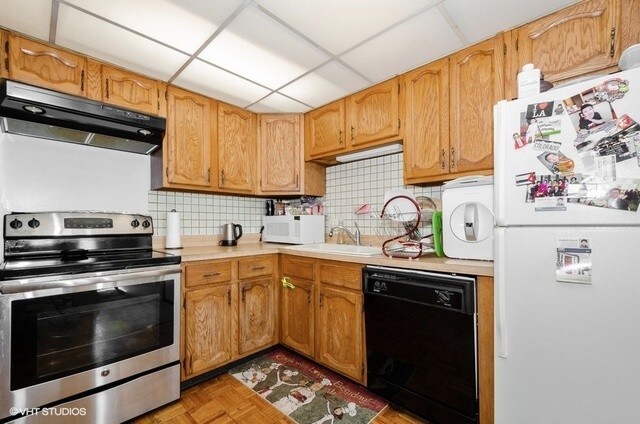 Foto del edificio - 9731 Fox Glen Dr