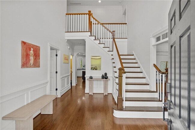 Building Photo - 455 Majestic Cove