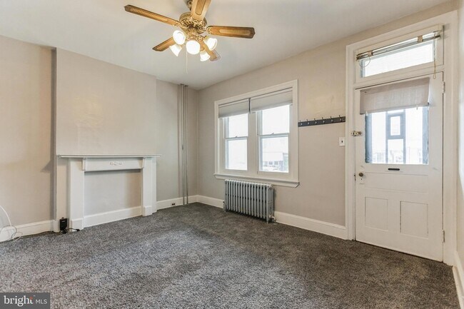 Building Photo - 427 Ripka St