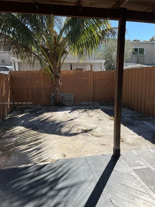 Foto del edificio - 5448 NW 169th Terrace