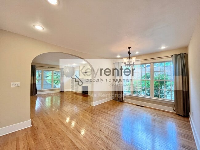 Building Photo - 1610 Hixson Pike