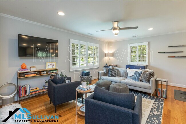 Foto del edificio - 4500 Lakemont Dr