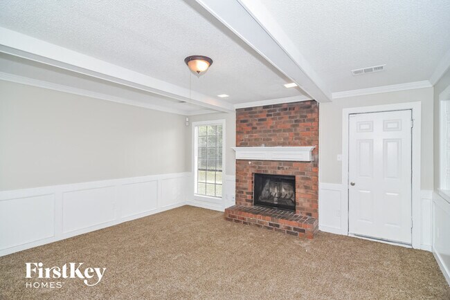 Foto del edificio - 6631 Cherry Bark Dr