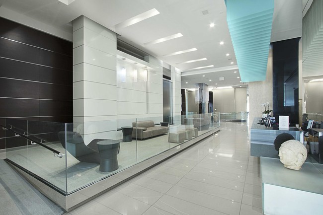 Foto del edificio - 229 West 60th Street