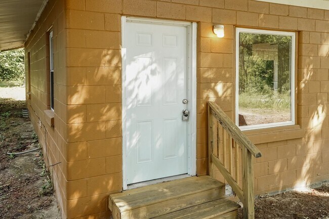 Foto del edificio - Two Bedroom Home