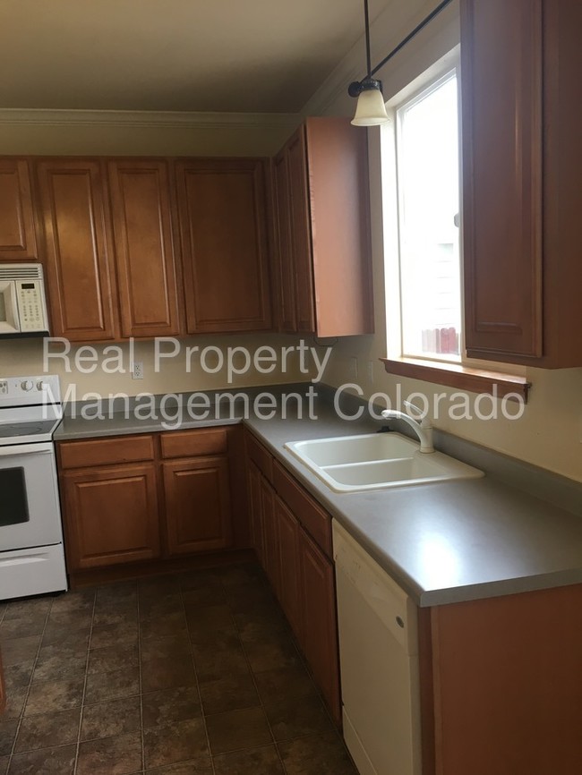 Building Photo - 15897 Randolph Pl