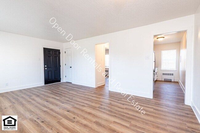 Foto del edificio - 1823 Griswold Dr