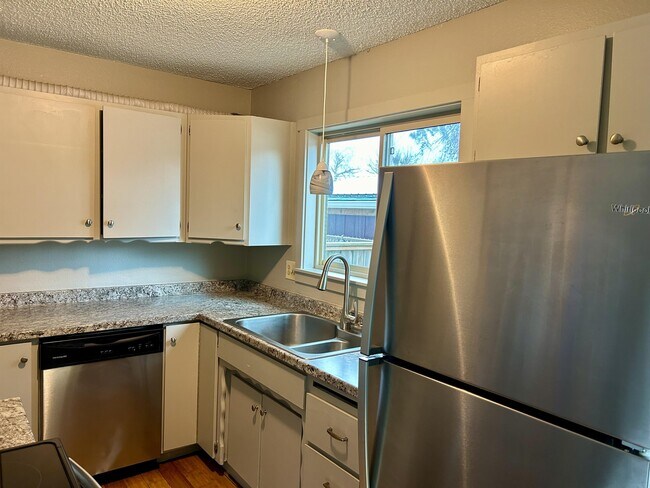 Foto del edificio - 3437 Redwood Ave