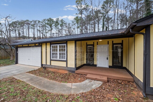 Building Photo - 4149 Oak Ferry Dr NE