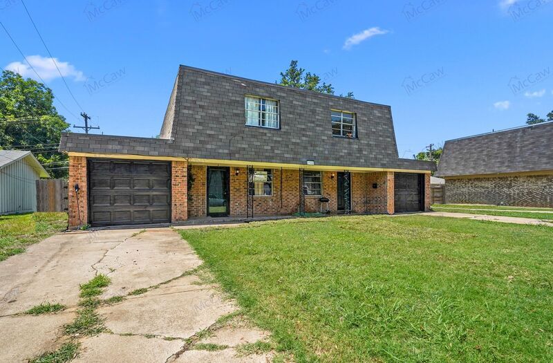 Primary Photo - 2500 Hollandale Cir