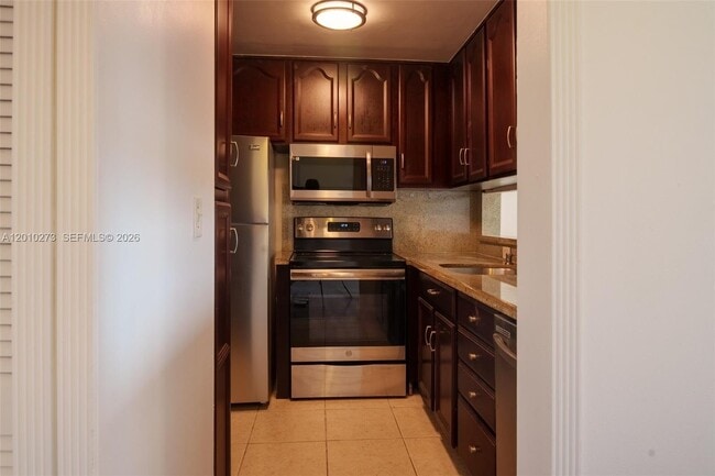 Foto del edificio - 2935 NE 163rd St