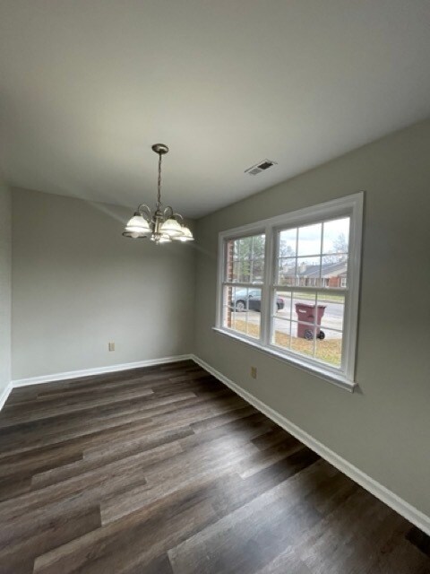 Foto del edificio - Come visit this cute 3 bedroom 1.5 bath in Chesapeake