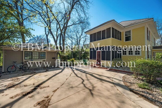 Foto del edificio - 1119 W. Marvin - Beautiful 4 Bedroom, 2 Ba...