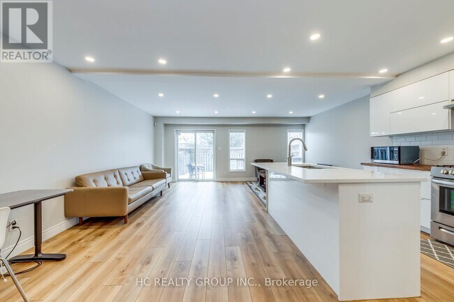 Photo du bâtiment - 1489 Heritage Way