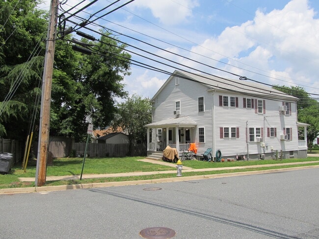 Building Photo - 710 Freeman St