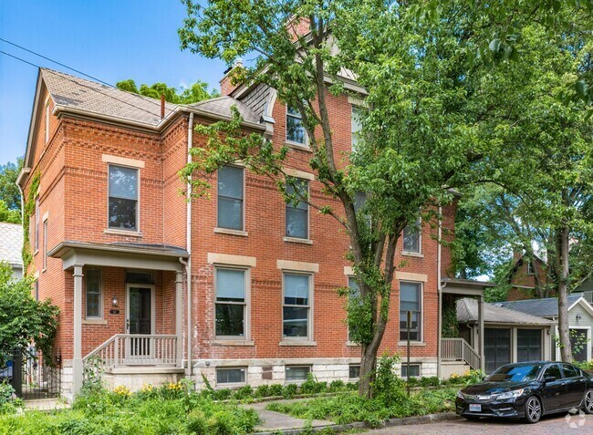 Building Photo - 36 E Kossuth St