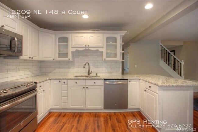 Building Photo - Beautiful remodel in Kirkland!